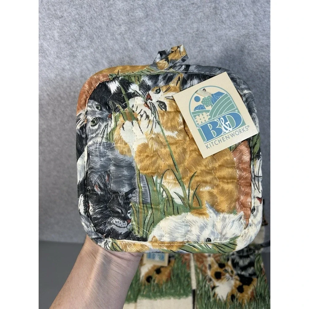 Vtg Cats Playing in the Grass 4 Piece Kitchen Towel Set Cotton B&D Kitchen Works